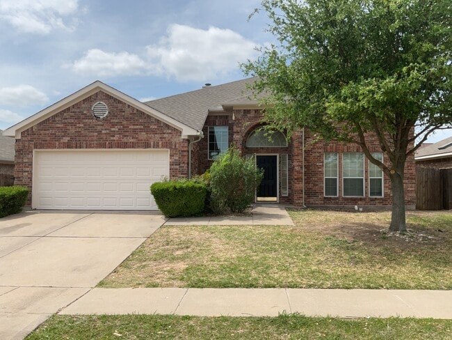 Building Photo - 7220 Fossil Lake Dr