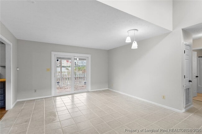 Building Photo - 1716 Valley Ridge Dr