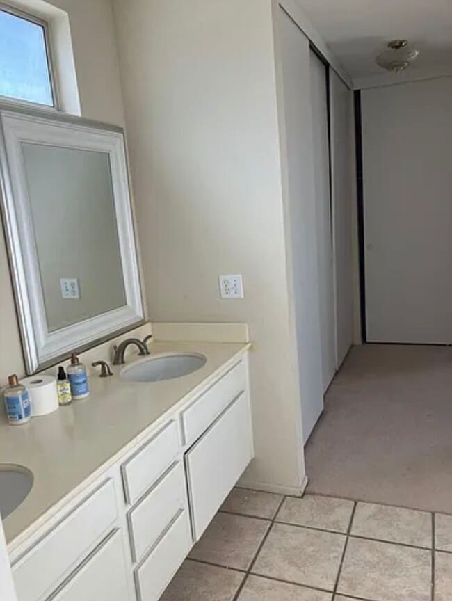 Building Photo - 5391 Maple View Cir