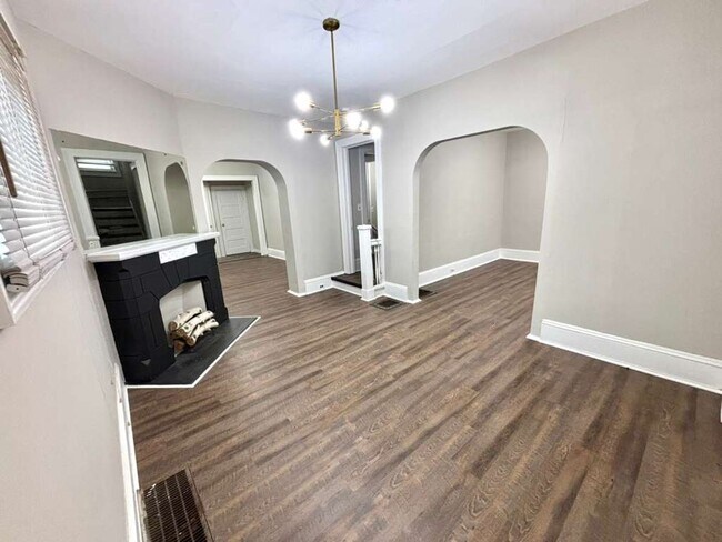Foto del edificio - 6407 Dibble Ave