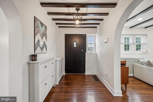 Foto del edificio - 504 Gainsboro Rd