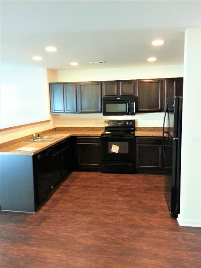 81 Braxton Manor House Rental in Port Wentworth, GA