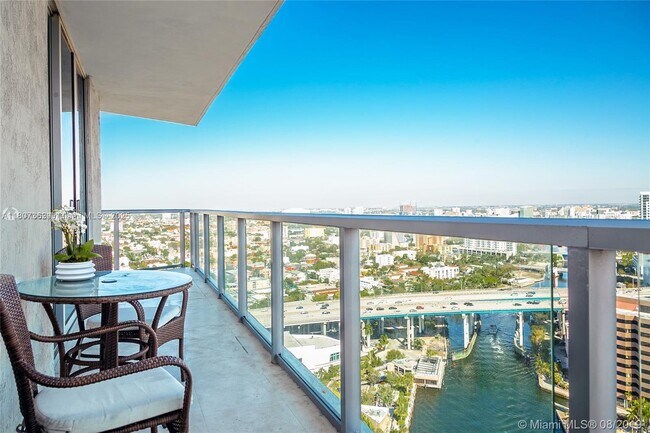 Foto del edificio - 185 SW 7th St