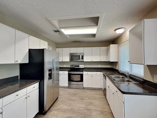 Building Photo - 4105 Devon Ct