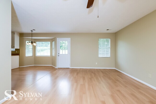 Building Photo - Come view this lovely 3BR, 2BA home