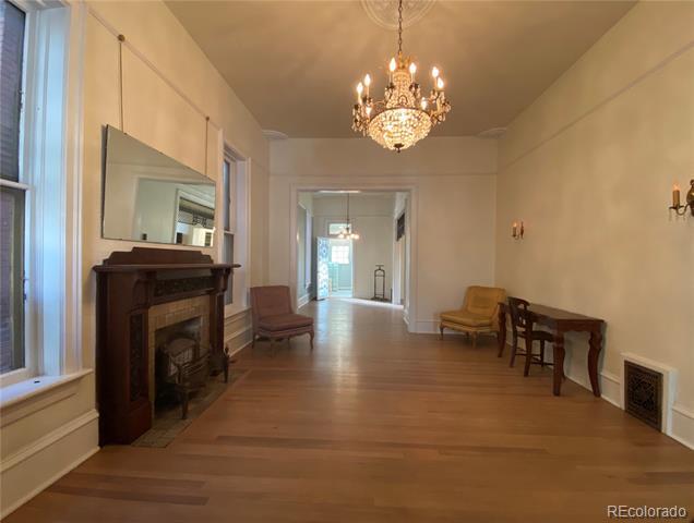 Building Photo - 2112 Glenarm Pl