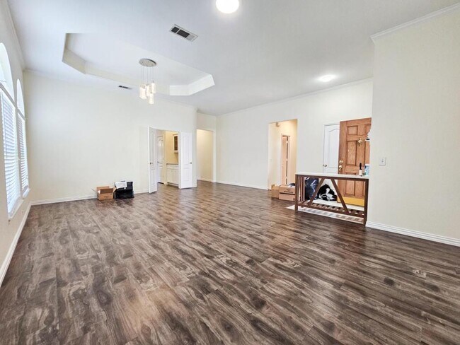 Building Photo - 1312 Bentley Dr