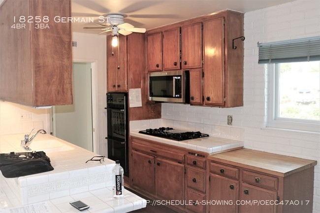 Building Photo - Single Story Home in Porter Ranch!!