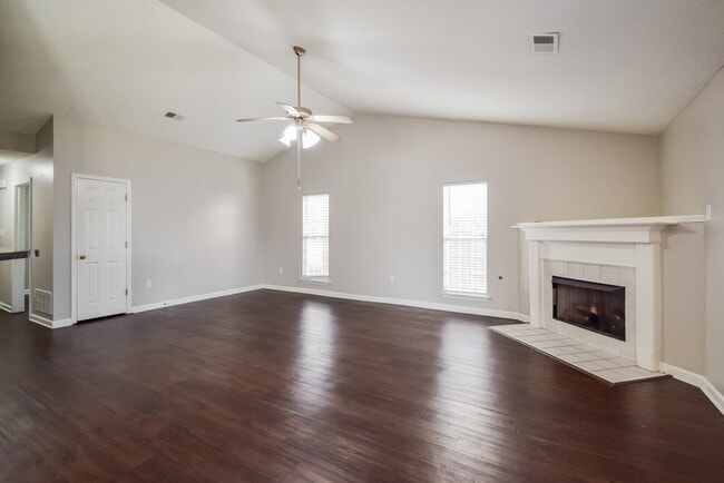 Building Photo - 1708 Cherry Creek Dr