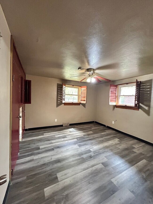 Foto del edificio - Beautiful brick 2 bed in Greendale