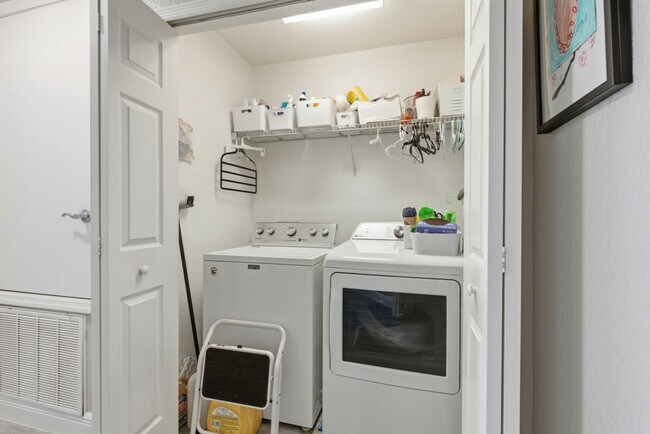 Foto del edificio - 15048 Bellinkoff Ln