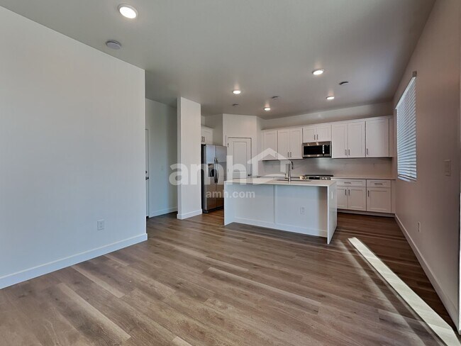 Building Photo - 9745 W Luxton Ln