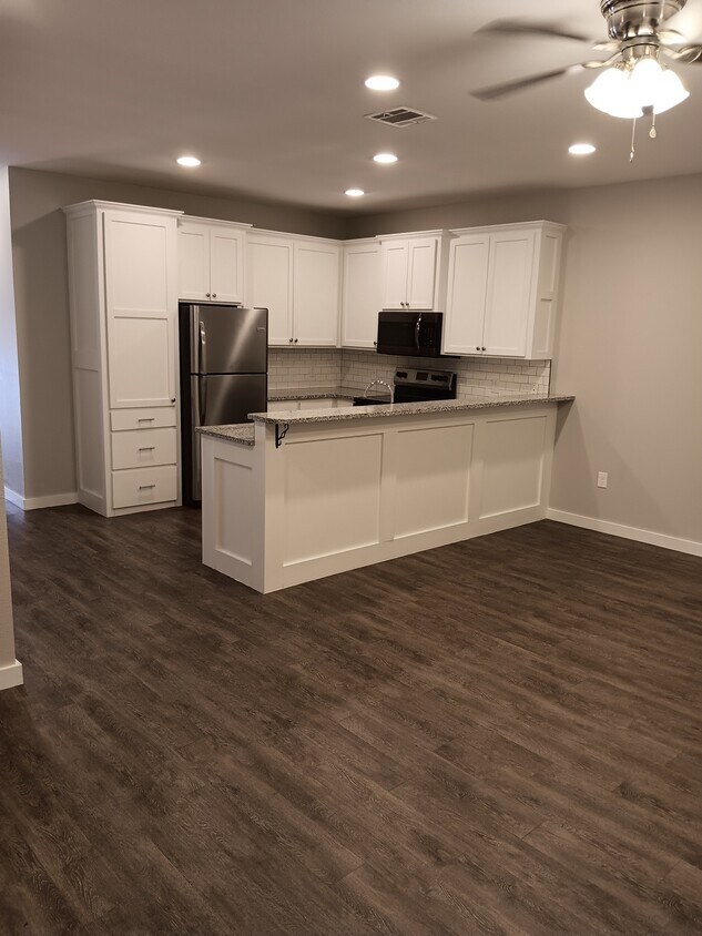 Foto principal - 3300 Robin Ln