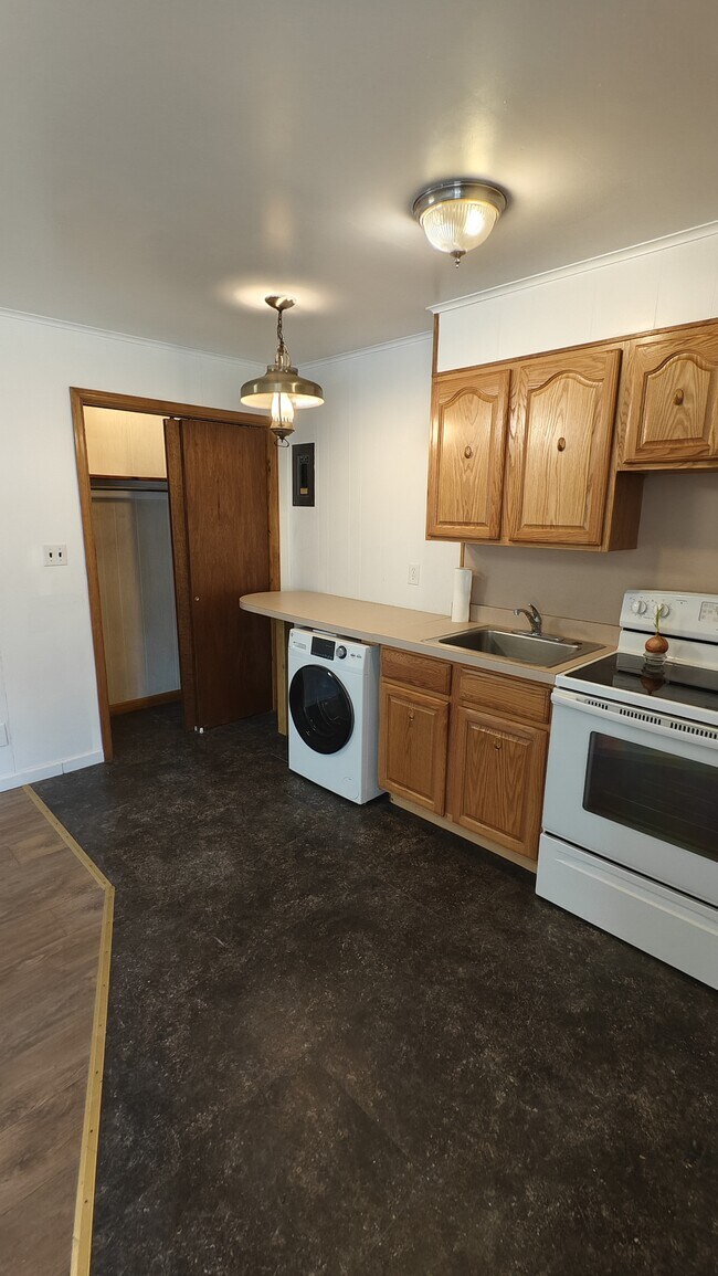 Foto del edificio - Chestnut Grove Village 13, 14, 15, 16