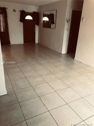 Foto del edificio - 6100 NW 19th St