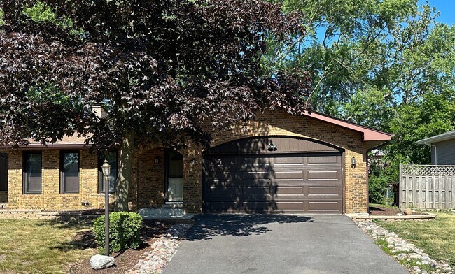 Foto del edificio - 23014 East Dr