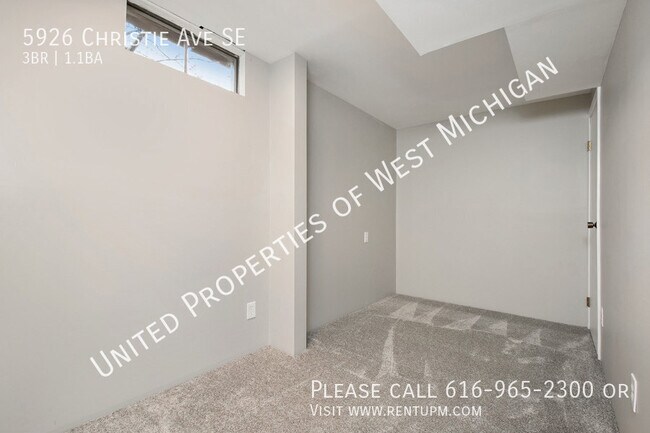 Building Photo - 5926 Christie Ave SE