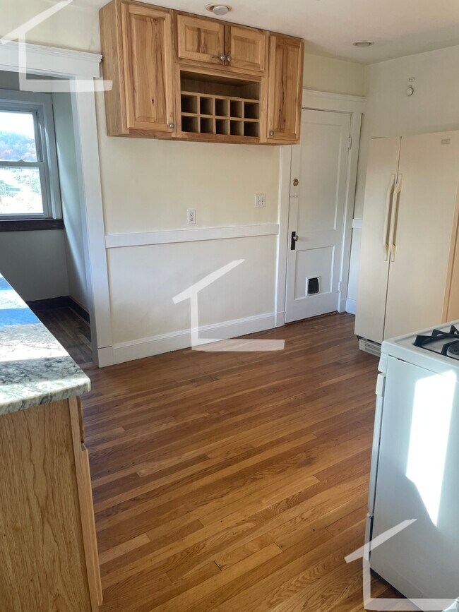 Foto del edificio - 50 Larch St