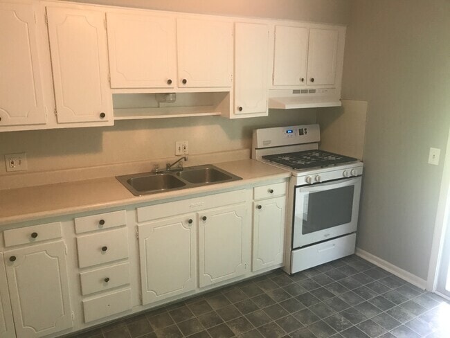 Building Photo - Burton Square Apartments