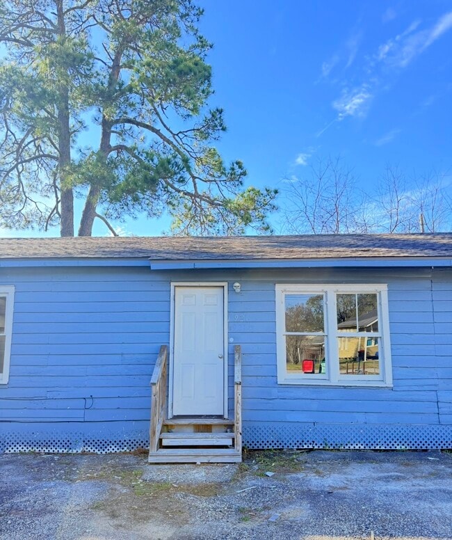 Building Photo - 921 N Pierce St