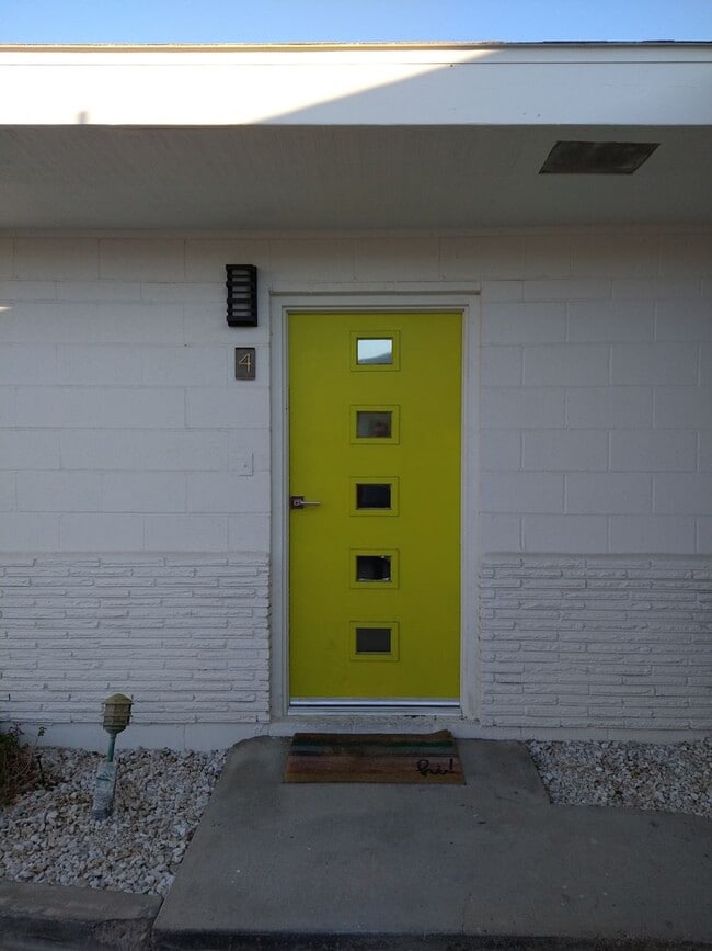 Building Photo - 44850 Cabrillo Avenue