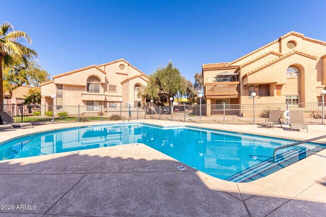 Foto del edificio - 3 Bedroom 2 Bathroom near ASU! I