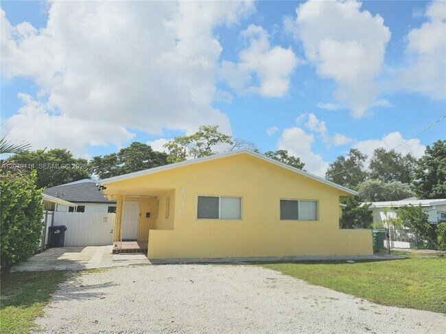 Foto del edificio - 2010 NW 70th St