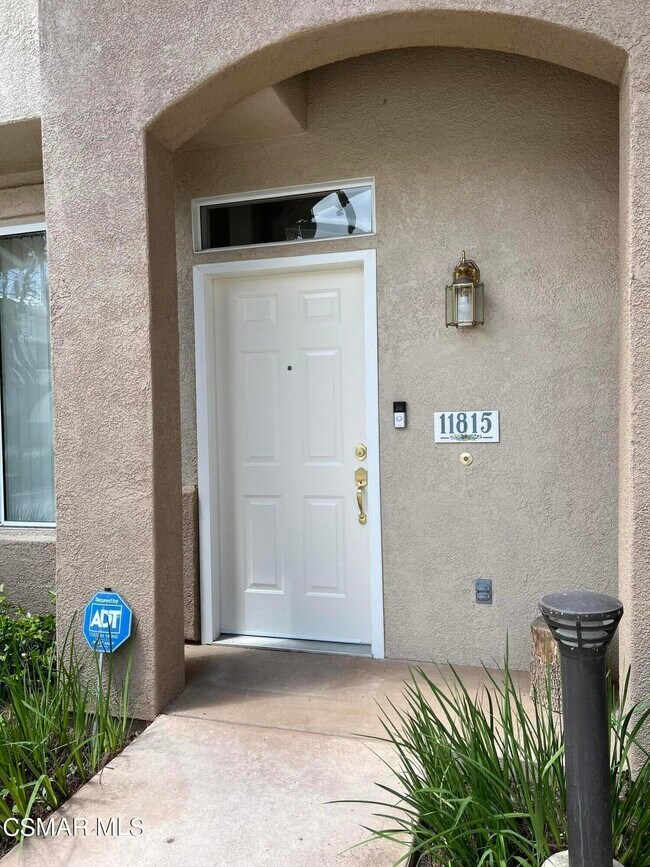Building Photo - 11815 San Tropez Pl