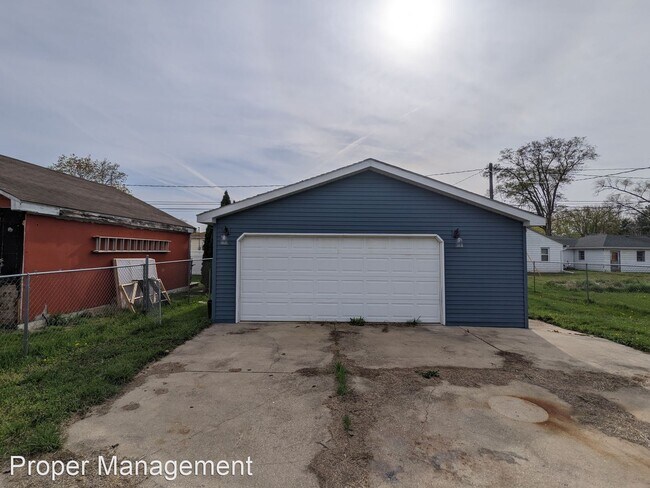 Building Photo - 3 br, 1 bath House - 918 3rd St