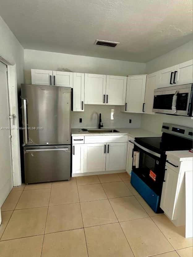Foto del edificio - 1698 NE 147th St