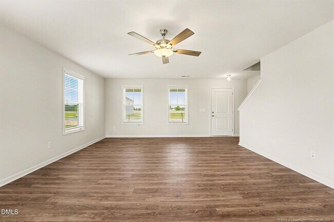 Foto del edificio - 92 Littlefield Ln