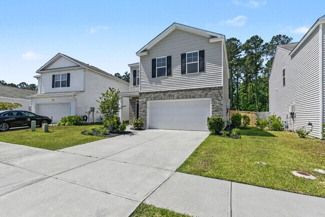 Foto del edificio - 111 Blossom Wood Ln