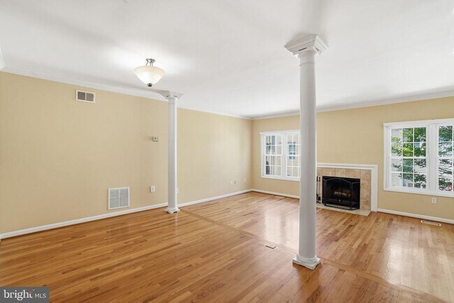 Foto del edificio - 2391 Hunters Square Ct