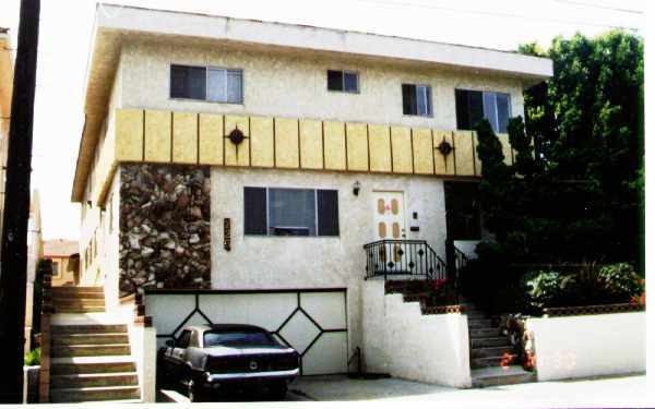Building Photo - 725 Main St