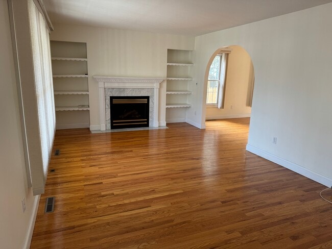 Living Room - 64 William St