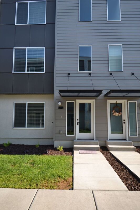 Primary Photo - 620 Orchard Dr