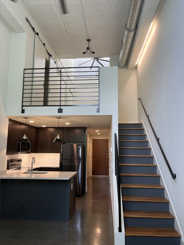 Apartamento estilo loft (Apt 115) - Virginia Laundry Lofts