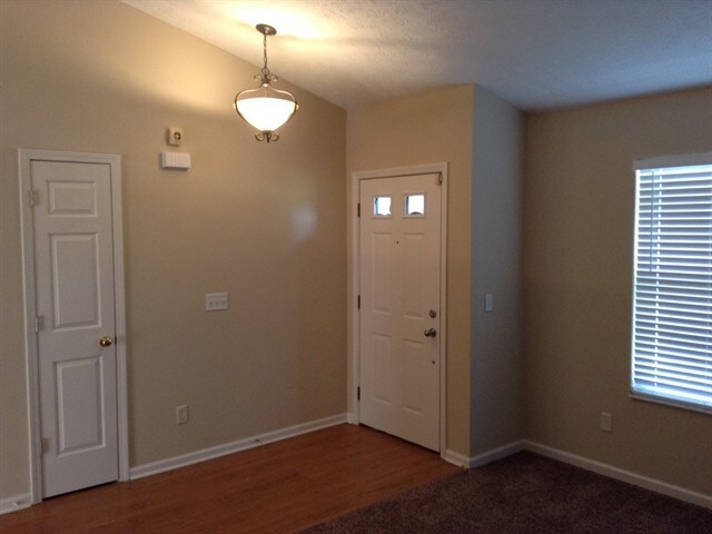 Foto del edificio - 1241 Shannon Lane