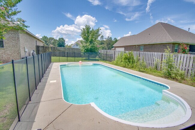 Foto del edificio - $300 Off First Month’s Rent – Beautiful Po...