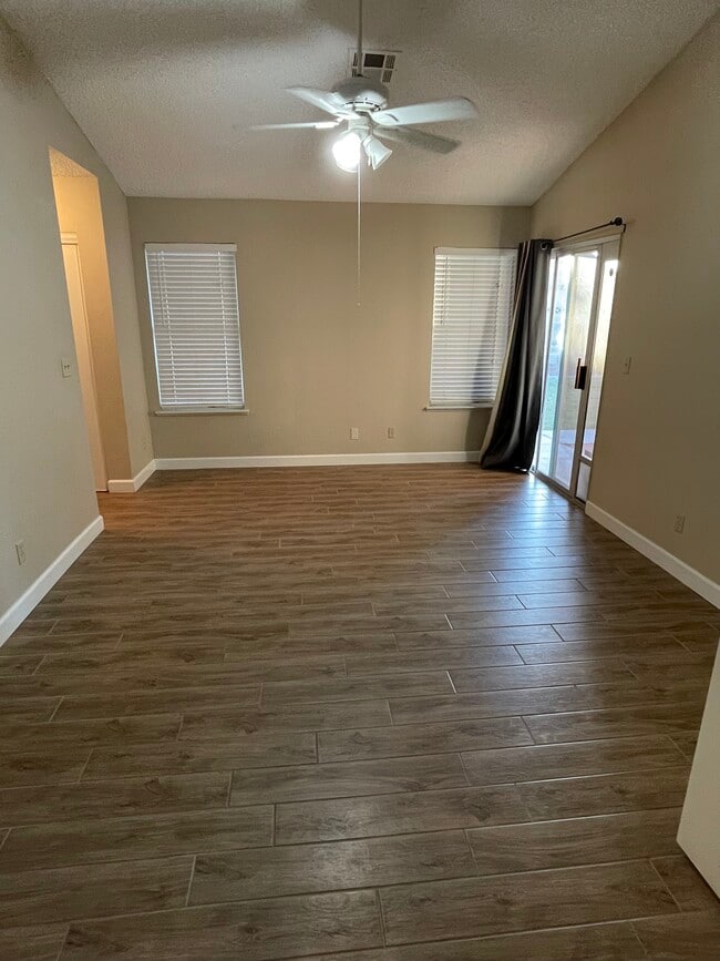 Building Photo - 2829 Gentilly Ln