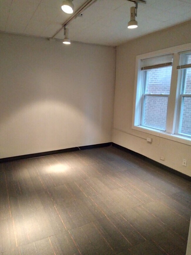 Dormitorio 1 - 7527 Forsyth Blvd