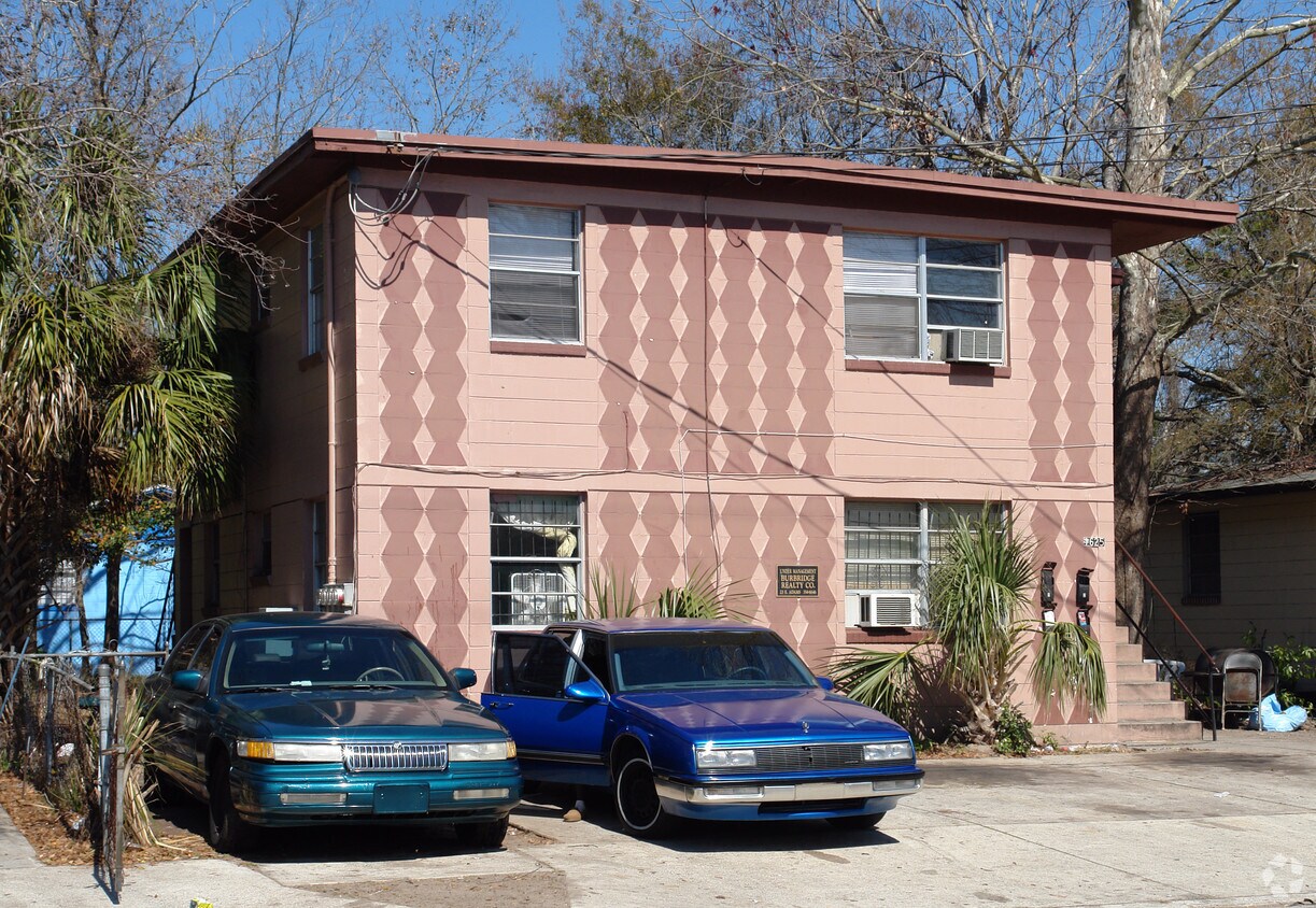 Building Photo - 1625 26th St