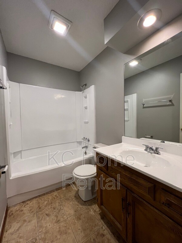 Building Photo - 12 W 132 St