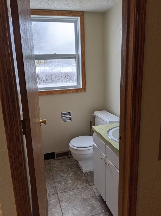 1st floor half bath - 1172 Yuma Cir NE