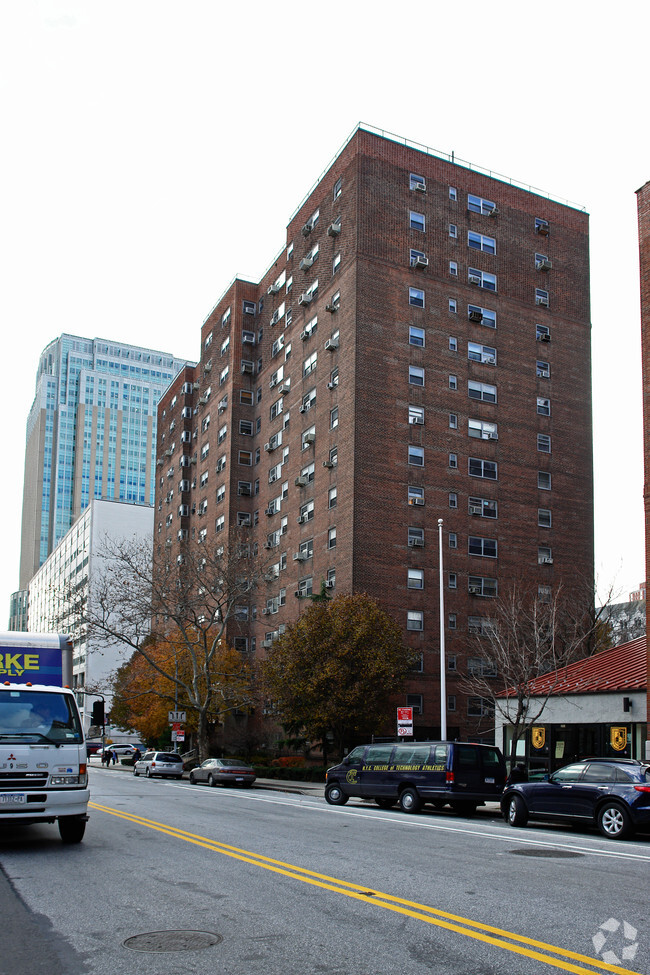 Foto del edificio - 235 Adams Street