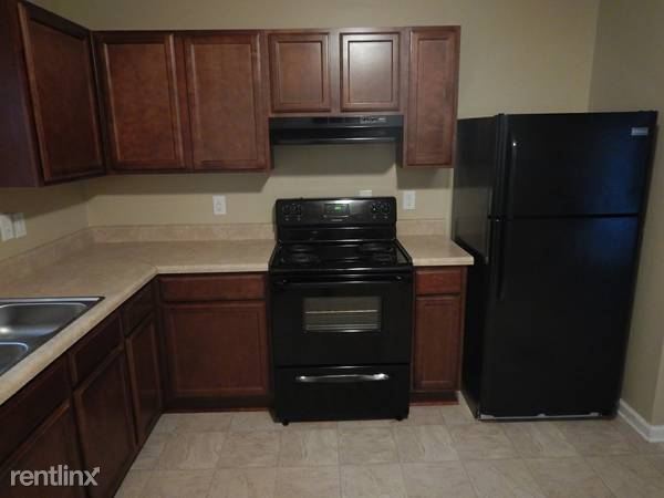 Building Photo - 1101 Pondella Dr