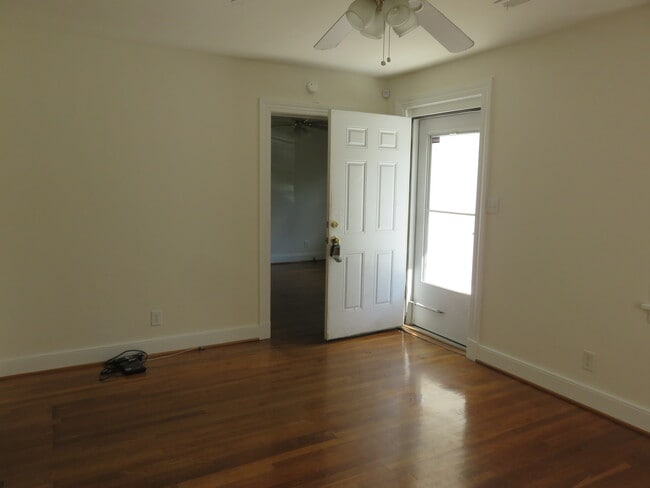 Building Photo - 2120 Shirleydale Ave