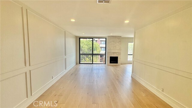 Foto del edificio - 1735 N Fuller Ave