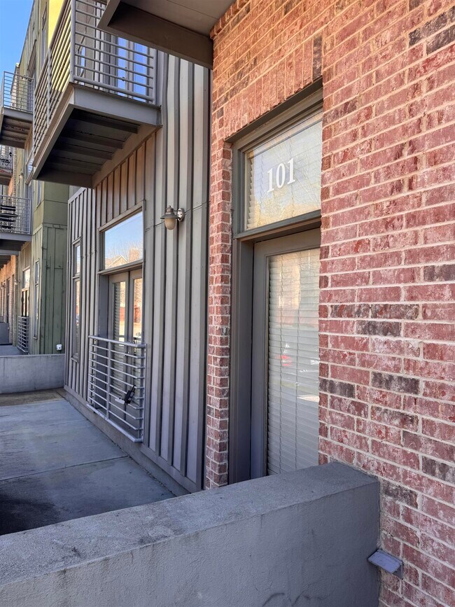 Foto del edificio - 620 Tennessee St