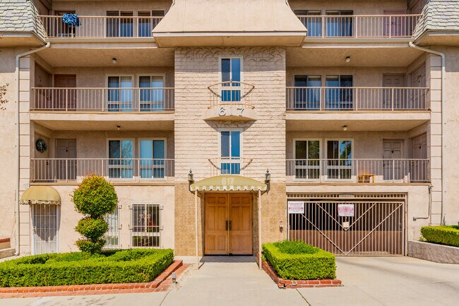 Building Photo - 617 E Angeleno Ave